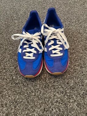 Womens adidas shoes size 7